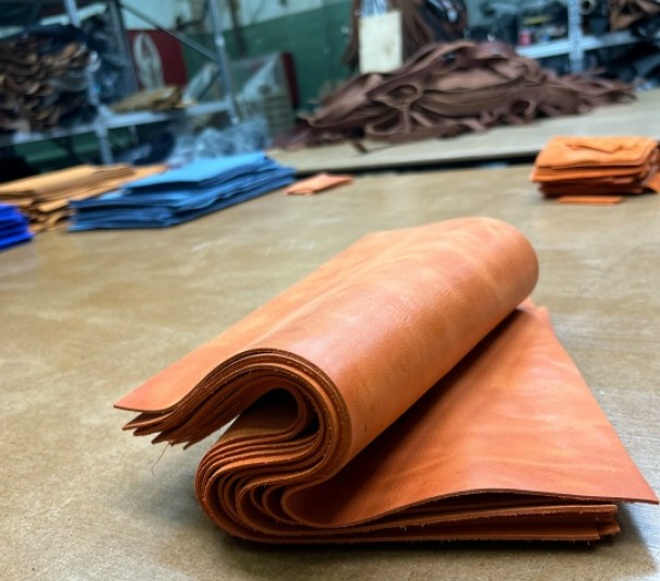 Кожа форматами (Крейзи Хорс), 1.6-1.8 мм, с финишем, формат А4,А3