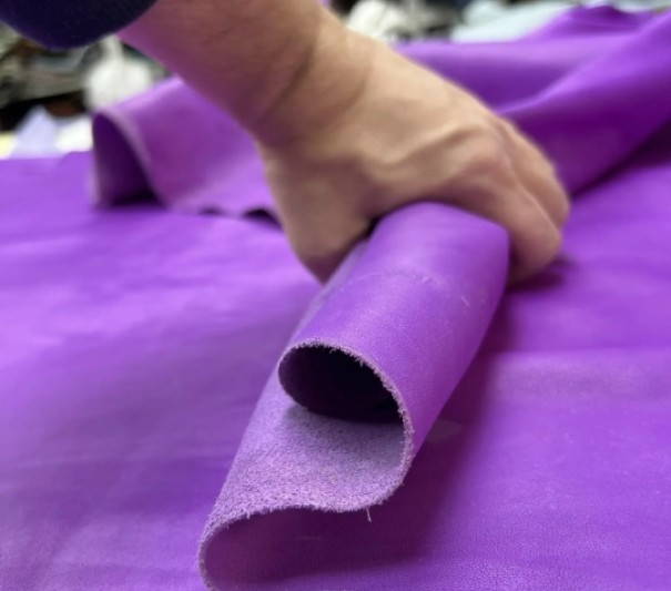 Краст (Фуксия) 0.8-1.2 мм, без финиша, средний размер 180-200 дм²